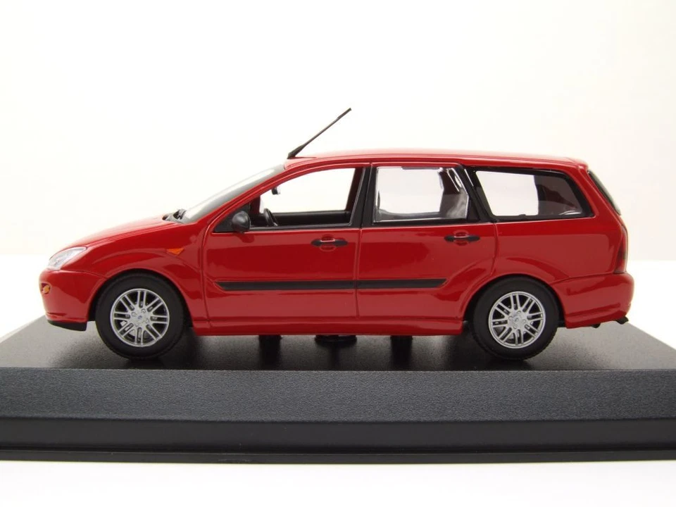 Ford Focus Familiare 1998 Rosso Modellino Auto 1:43 Maxichamps - Immagine 3 di 4