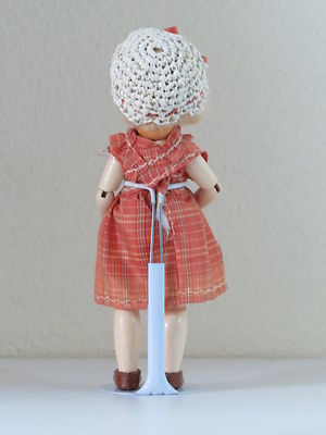 Poupée fillette asiatique - 9 cm , Vente aux enchères : Jouets - Trains