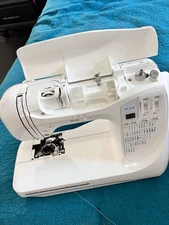 Brother Proyect Runway Sewing Machine limited edition working condition PC-210
