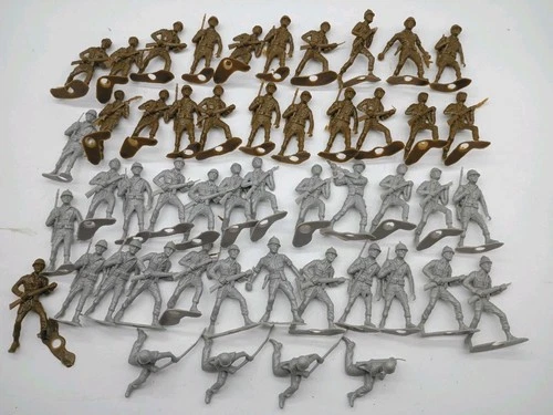 Vintage KO Marx MPC WW2 GIs Playset Toy Soldiers 45 Pc LOT Raft Paddle Figs More