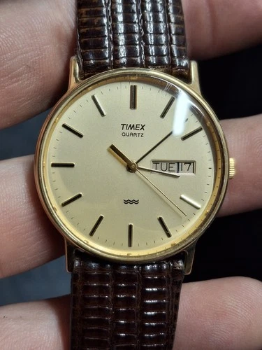 Timex Quartz Gold Tone Mens Vintage 1980s Watch Retro Classic