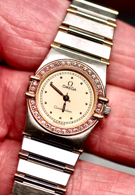 Ladies Omega Constellation 18K Gold /Stainless Steel Watch Diamond Bezel