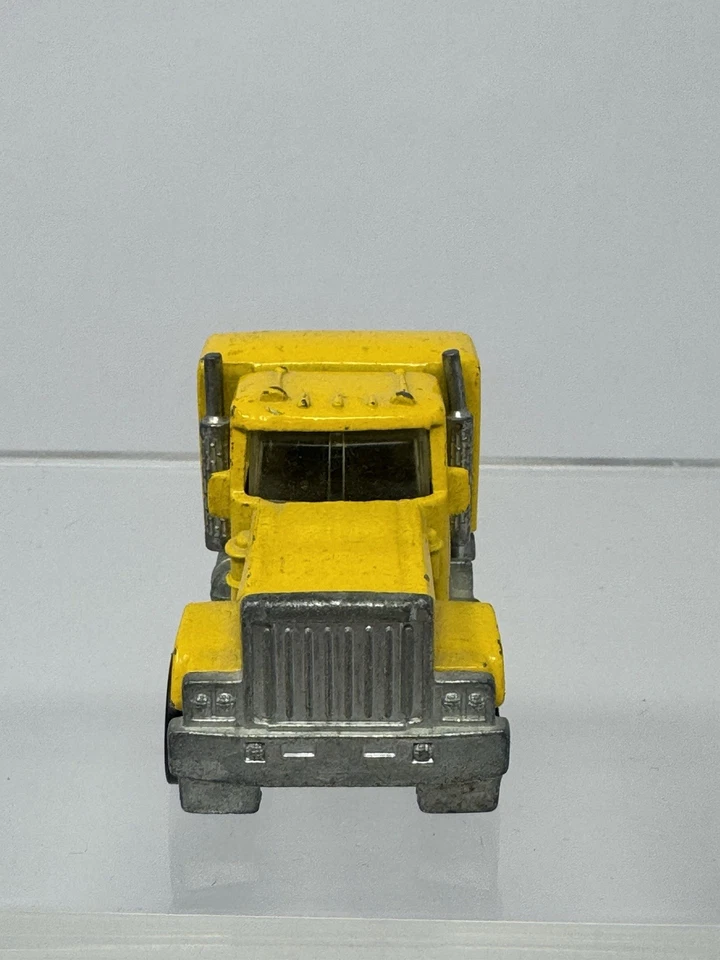 Hot Wheels 1981 Steering Rigs Yellow GMC Tractor Only L2 - Image 2 of 4