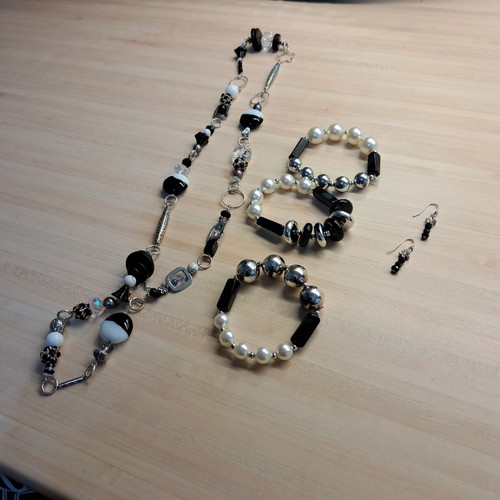 Ladies Marks & Spencer Short Dress Size 12 black and white + Jewellery 6 Pcs. - Picture 4 of 12