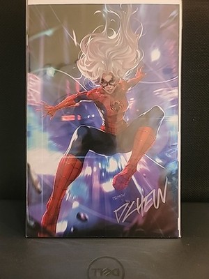 BLACK CAT #1 SIGNED BY DERRICK CHEW W/ COA VIRGIN 1:50 VARIANT NM 2025 Marvel 