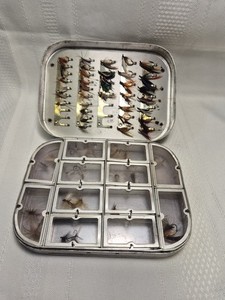 Vintage Richard Wheatley 12 Compartment Alloy Fly Box And Contents