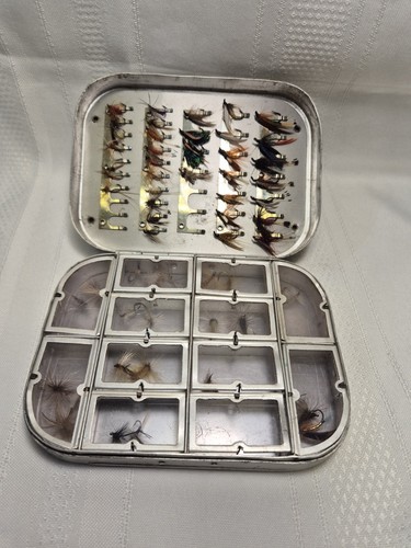 Vintage Richard Wheatley 12 Compartment Alloy Fly Box And Contents