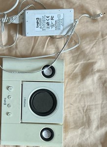 Logic3 i-Station IP096 2.1 Wired Speaker System iPod Dock White