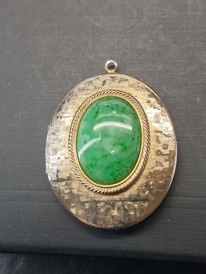 Lois Jean Jewelry Signed Gold Tone Green Oval Locket Pendant 1970s