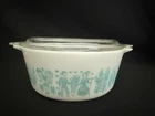 VTG. Pyrex Turquoise on White Amish Butter Print Casserole #472- 1.5 Pint & Lid