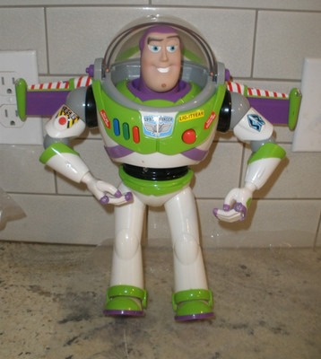 THE DISNEY STORE TOY STORY BUZZ LIGHTYEAR FIGURE TALKING LIGHTS WORKS 12''