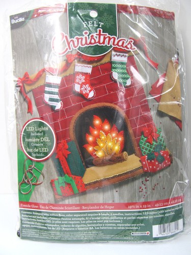 Bucilla Kit Feltro Camino Luminoso Natale Luci Led 2017 Sigillato T - Foto 2 di 9