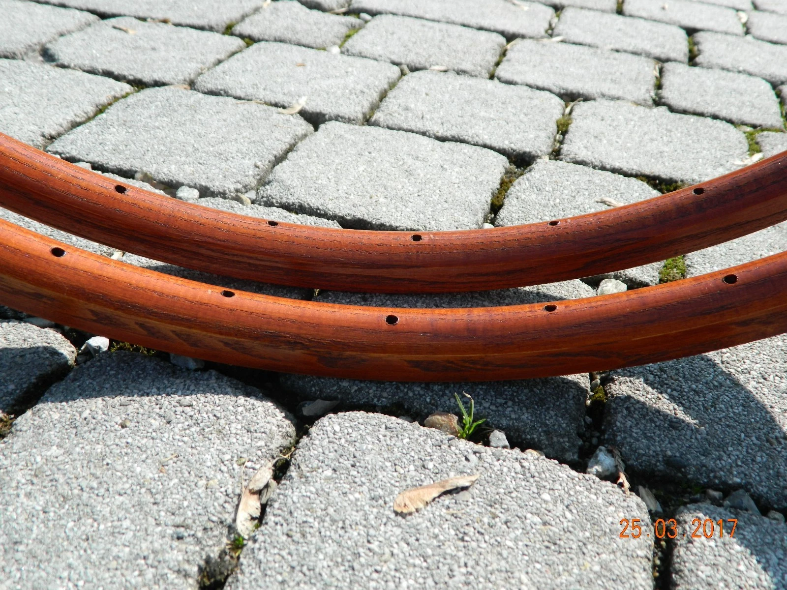 Bild 1 von 9