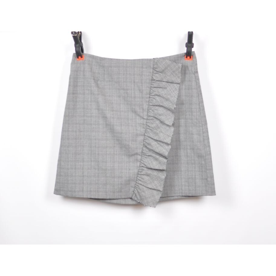 Gray Ruffle Plaid Zip Mini Skirt for Women Size 4