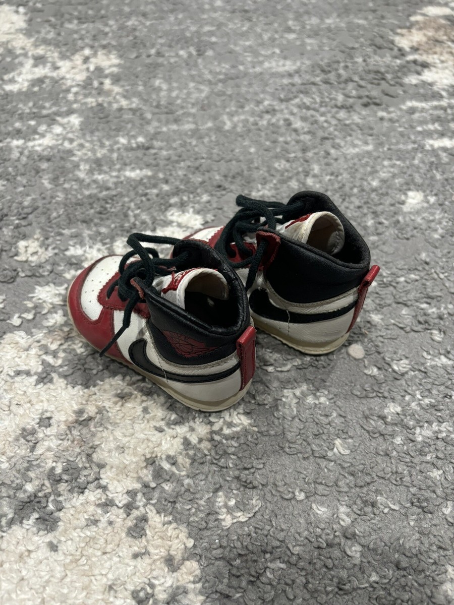 Vintage Nike Air Jordan 1 1985 OG Chicago Toddler Size 2 1/2 Vintage Nike Air Jordan 1 1985 OG Chicago Toddler Size 2 1/2