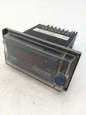 Yokogawa UM04E General Purpose Indicator Digital Display 90-250 Volt 50/60Hz