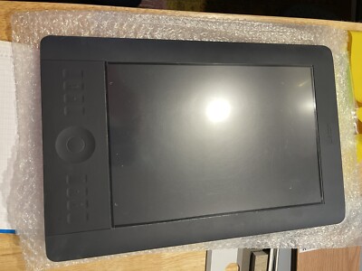 Wacom Intuos Pro Medium Digital Graphic Drawing Tablet Only PTH-651 (No Pen)