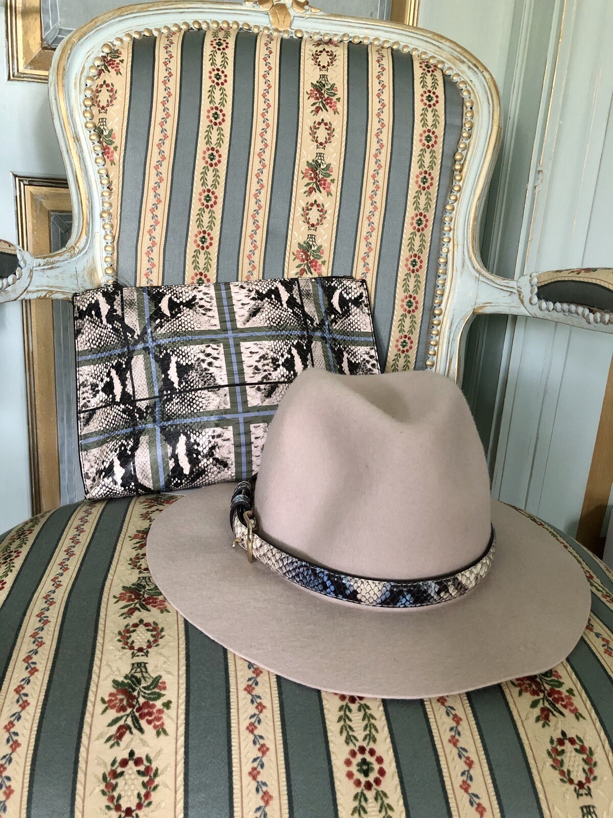 Купить NWT Beige Wool Fedora Hat With 