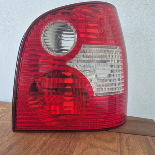 Rückleuchte Heckleuchte rechts 6Q6945096B / 6Q6945112A Volkswagen Polo 9N Bj,02