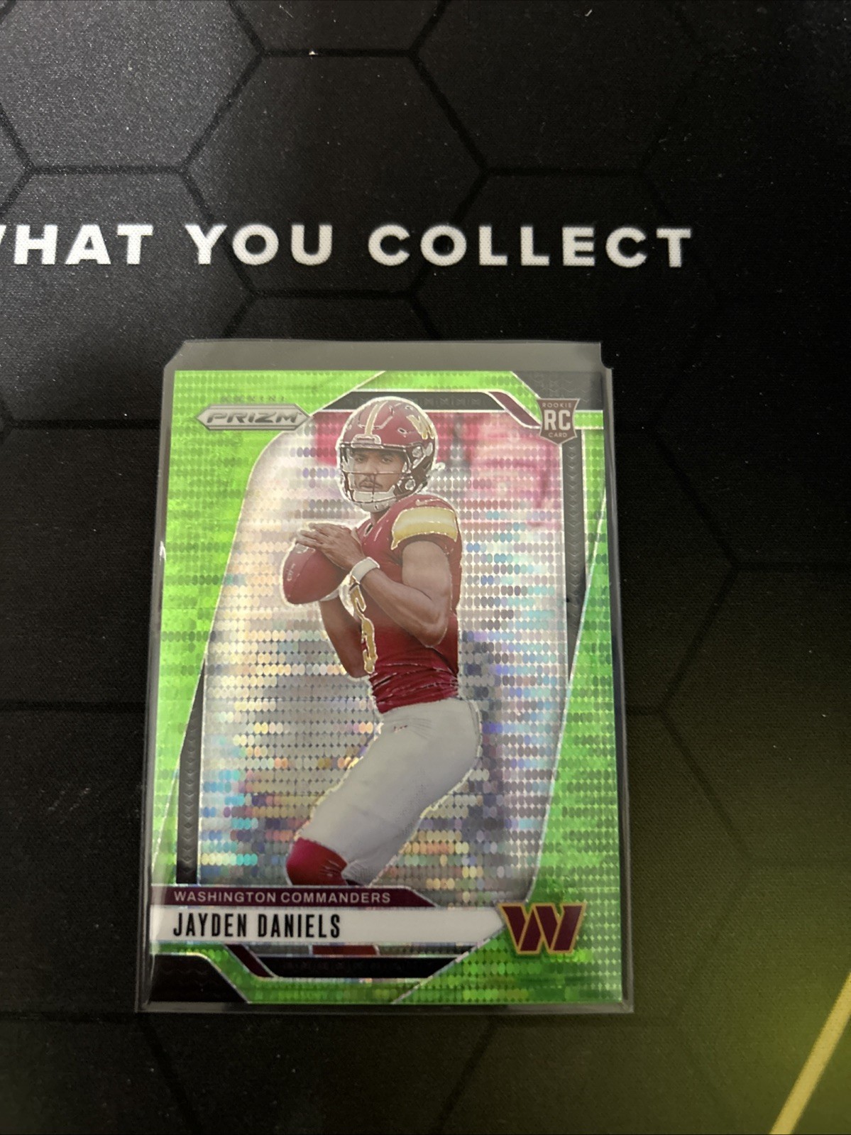 2024 Panini Prizm - Rookies Jayden Daniels #347 Neon Green Pulsar Prizm (RC)