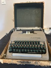 Vintage Smith-Corona Sterling Portable Typewriter w/ Original Case & Key #3 thumbnail