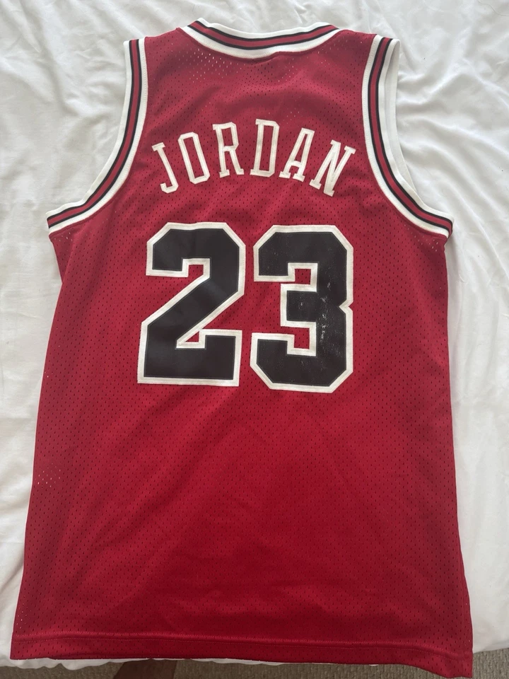 Camiseta roja NBA Chicago Bulls NIKE #23 MICHAEL JORDAN 1984 Flight 8403 pequeña +2 Foto 2 de 4