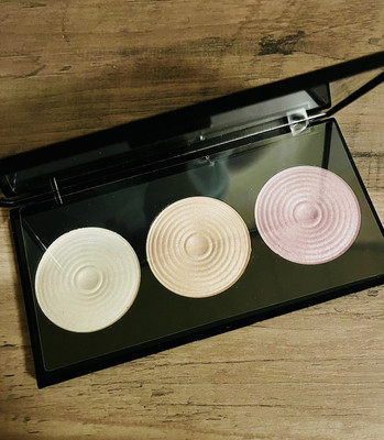 Revolution Highlight - Highlighting Powder Palette 3 Strobing UK Import NEU
