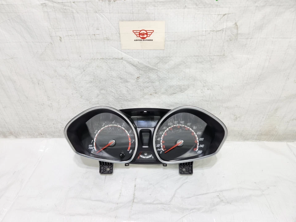 Ford Fiesta 2014 velocímetro cuadro de instrumentos calibre KPH OEM Foto 2 de 4