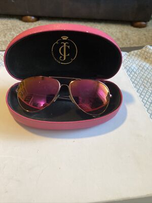 Juicy Couture Women display picture 3