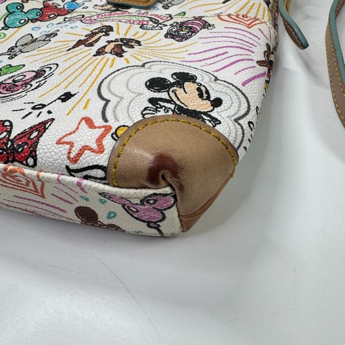 Disney Dooney & Bourke White Sketch Icons Crossbody Letter Bag Disney Land - Picture 4 of 20