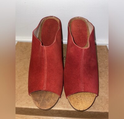 Kelsi Dagger Brooklyn KDB Block Heels 6M Bergenos Peep Toe Slip On Red