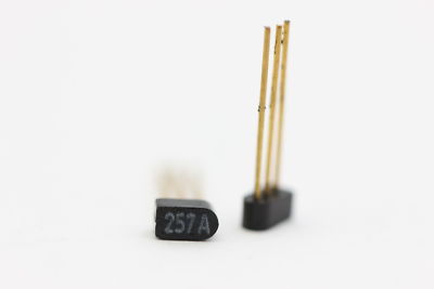 SC257A GOLD TRANSISTOR NOS( New Old Stock ) 1PC. C543AU21F060215
