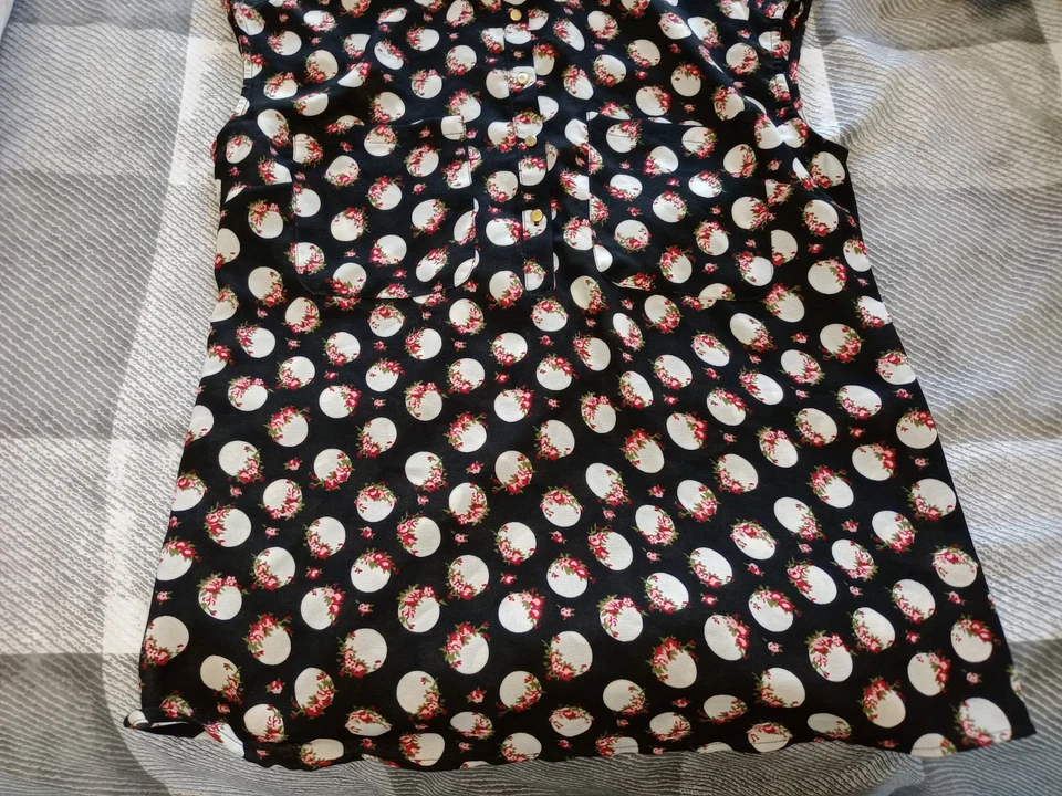 Van Heusen Ladies Tunic Top S Black White Polka Dot Floral Design Sleeveless - Image 3 of 4