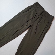 Lululemon Women's Size 2 Dance Studio Crop 25" Olive Green