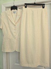 Kasper A.S.L. Creme Skirt Suit Set Size 10 Embroidered Lined Short Sleeve Jacket