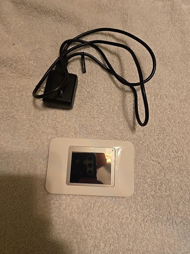 Módem punto de acceso WiFi Sierra Wireless AT&T AirCard (770S) 4G LTE.  ¡Con cargador! Foto 3 de 4