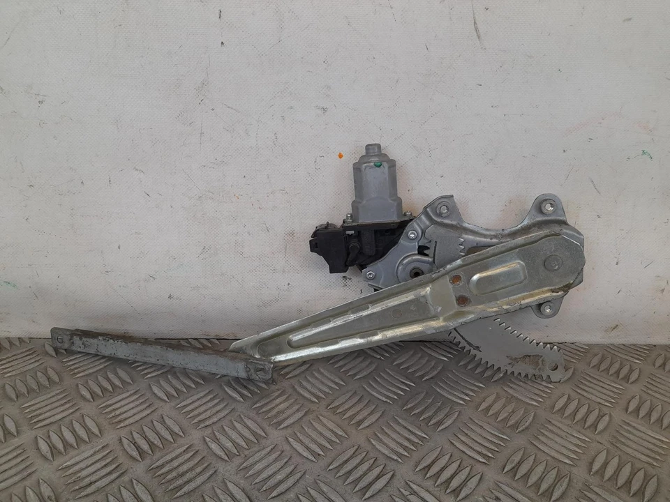 Regulador de janela traseira Nissan Juke Mk1 2010-2015 driver direito O/S 82731CV01B - Imagem 4 de 4