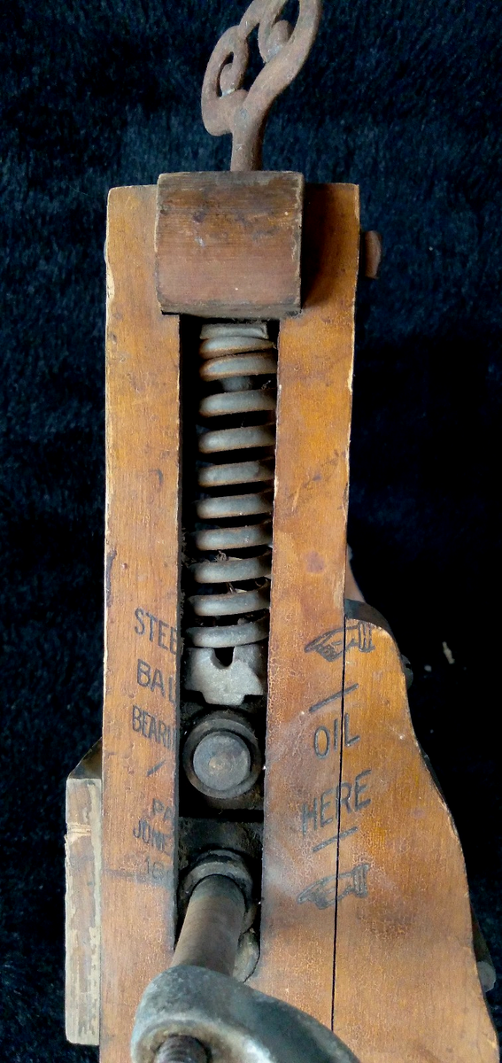 ANTIQUE LARKIN ANCHOR BRAND No. 688 WOODEN CLOTHES WRINGER HAND