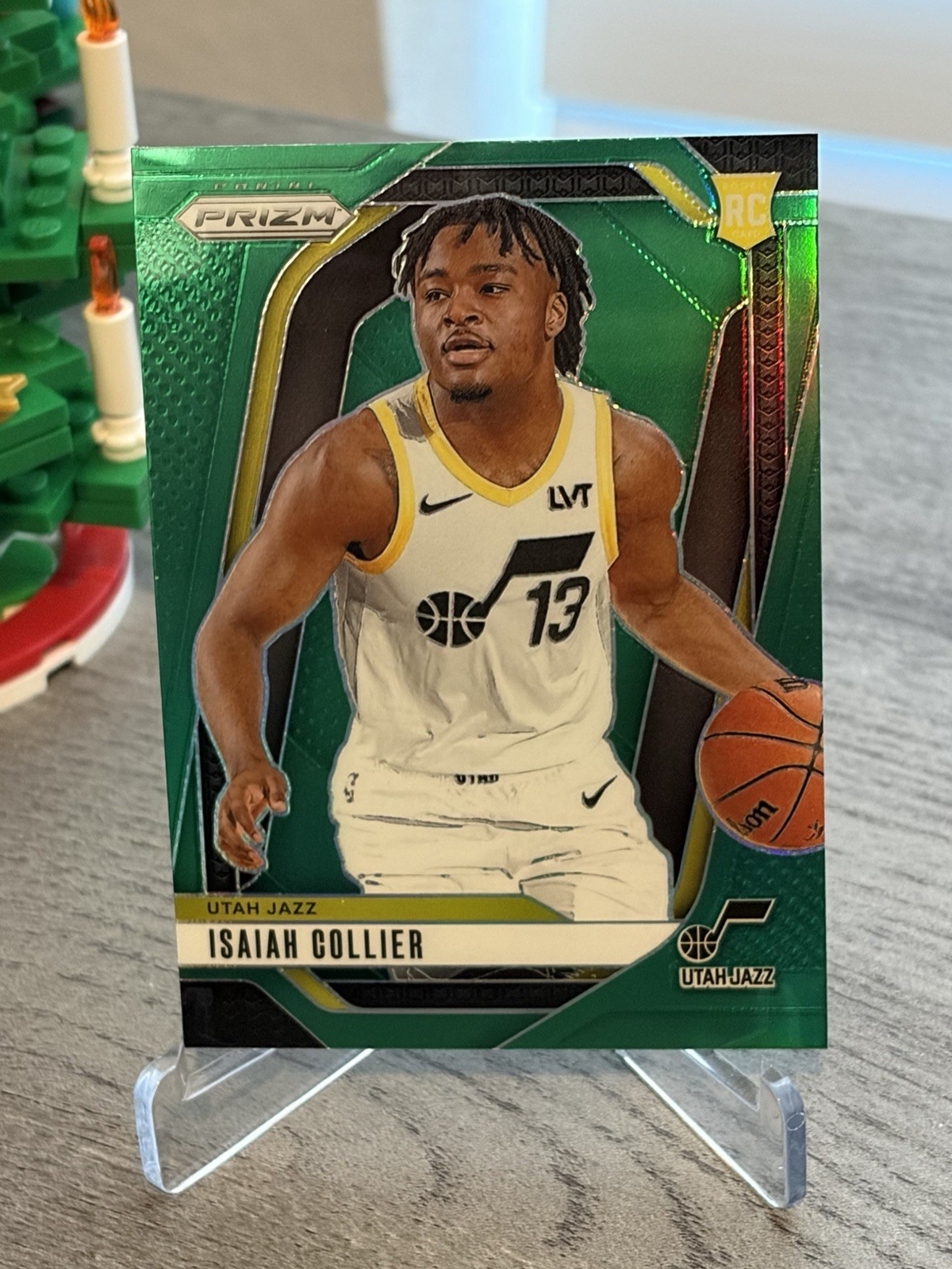 2024-25 Panini Prizm - Isaiah Collier #227 Green Wave Prizm (RC)