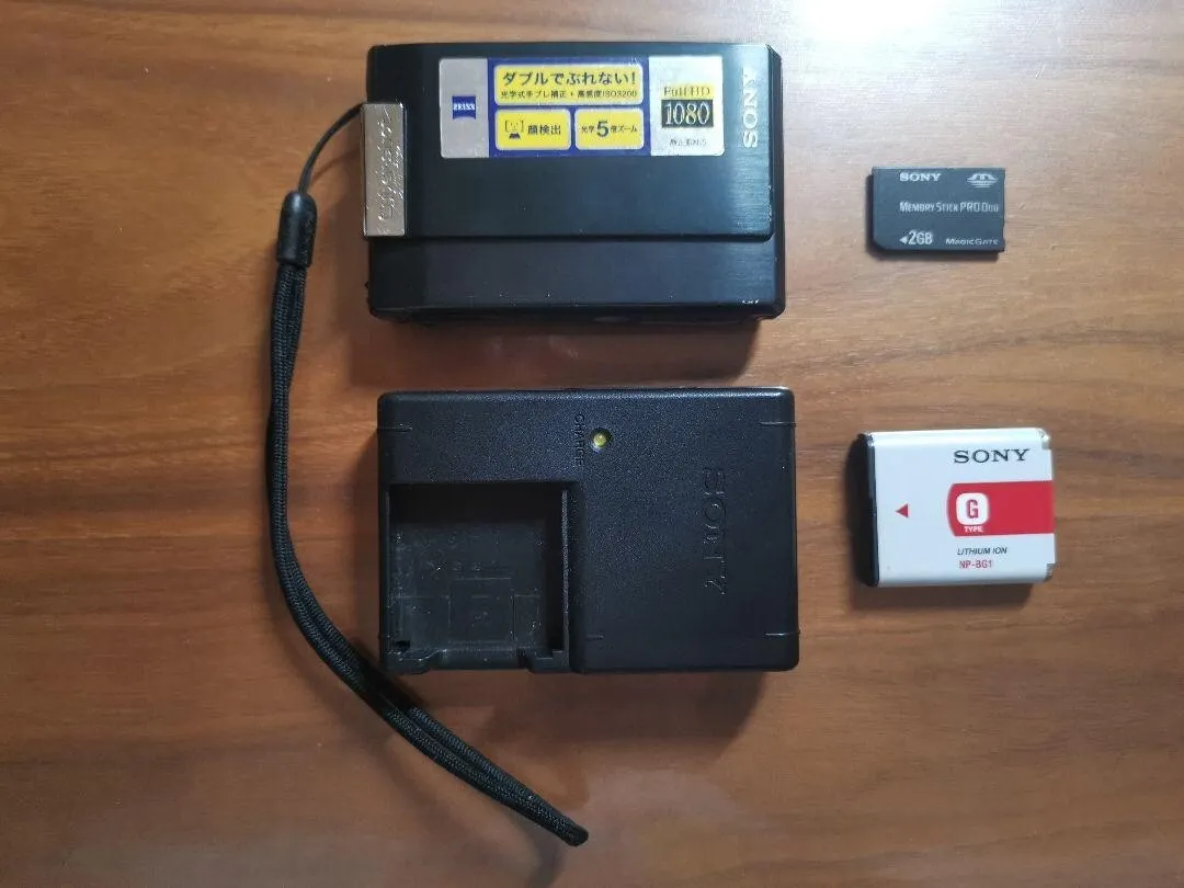 SONY Cyber-Shot T DSC-T100 Compact Digital Camera 8.1MP 1/2.5 CCD Memory  Stick