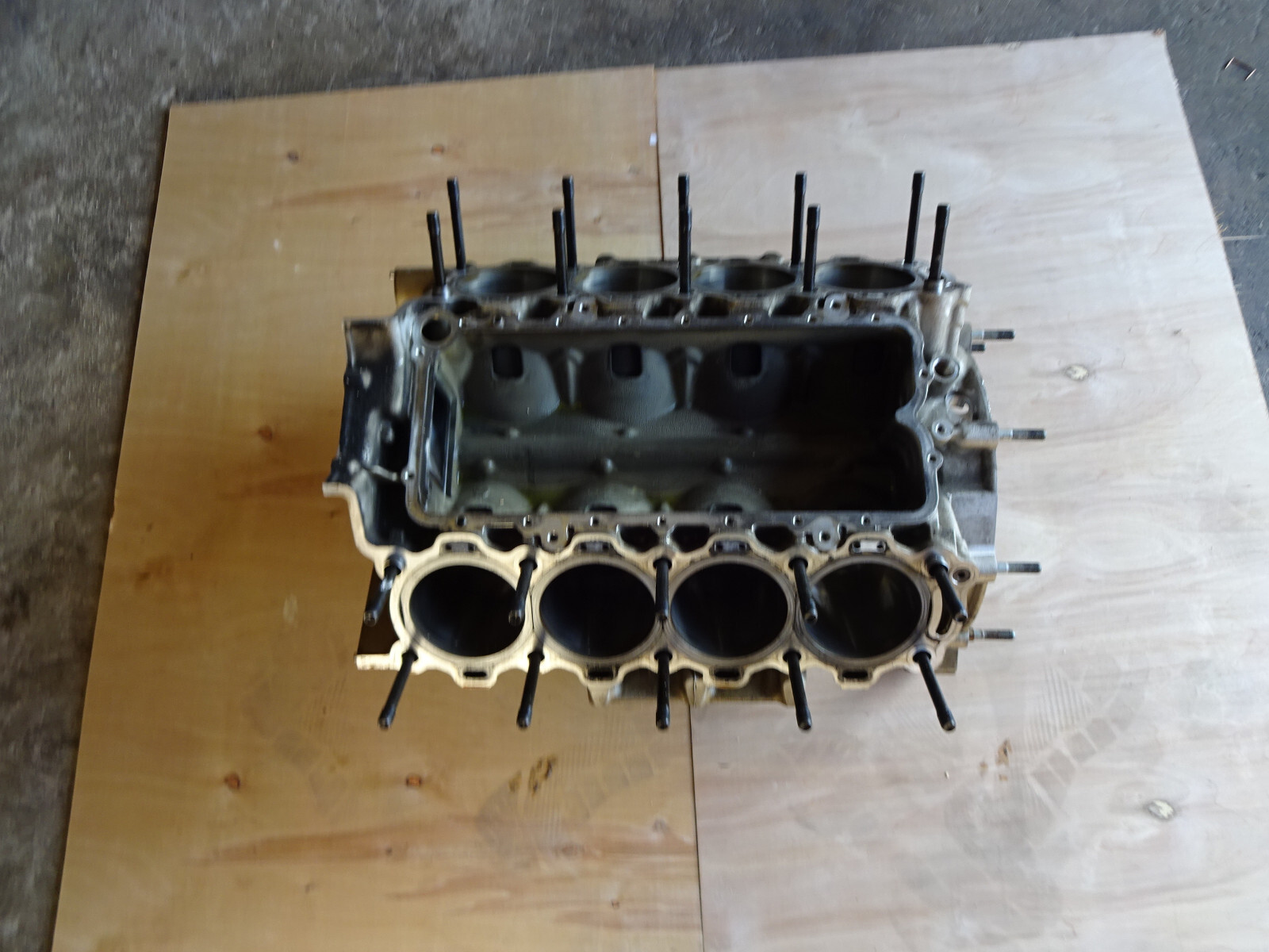 Maserati 4200 Coupe,Spyder - Bare Engine Block - P/N 216261