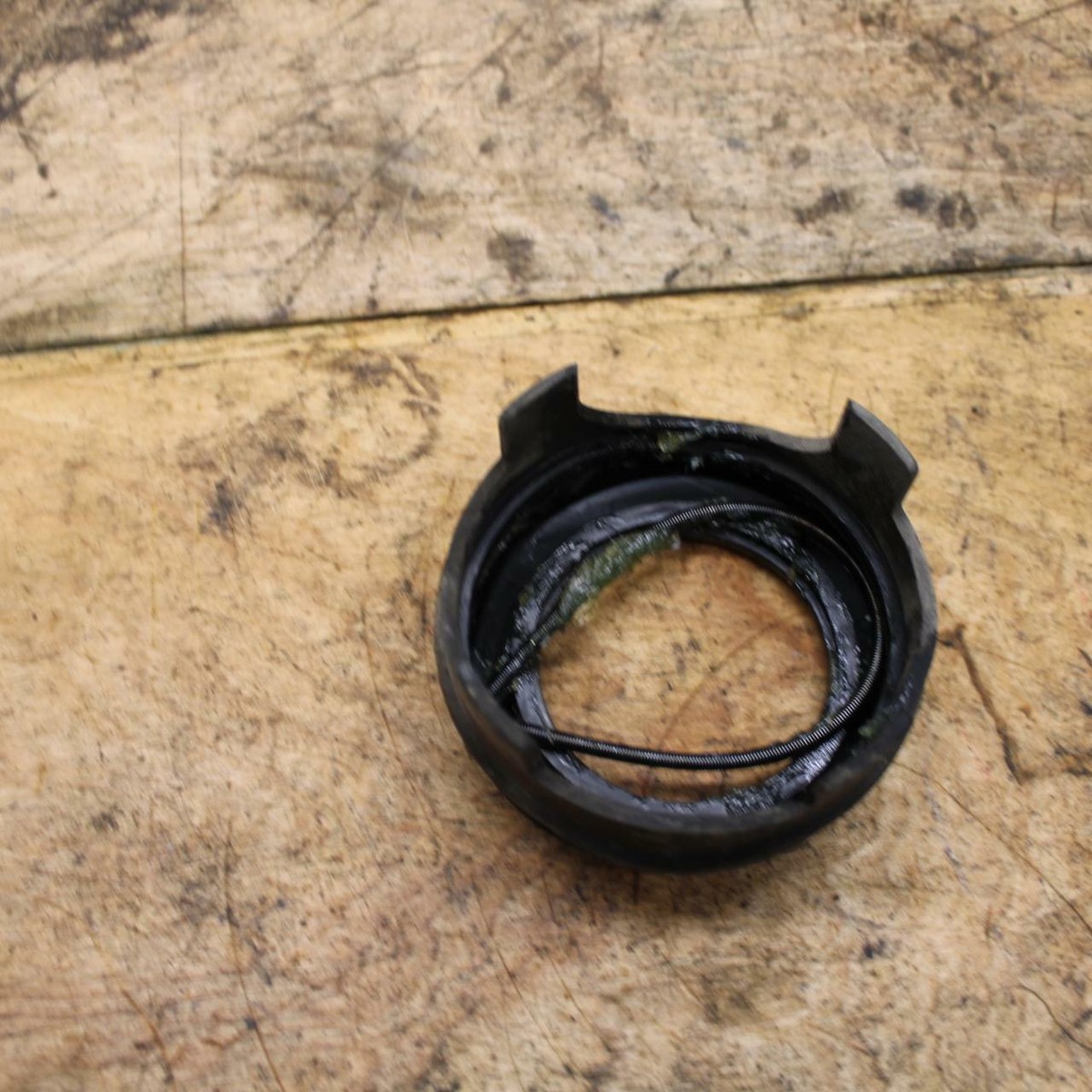 05-08 KAWASAKI VULCAN 1500 VN1500N CLASSIC DRIVE SHAFT DUST SEAL