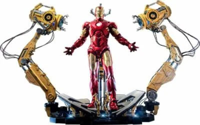 IRON MAN 2 - Iron Man Mark IV with Suit-Up Gantry 1/4 Action Figure Hot Toys - Photo 1/4