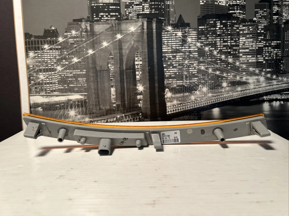 CHEVROLET CORVETTE LUZ MARCADORA DELANTERA DERECHA 2014-2019 OEM PASAJERO Foto 2 de 4