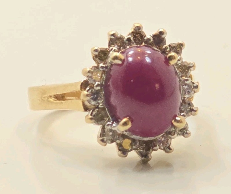 Beautiful 14k Yellow Gold Diamond Red Ruby Cabochon Ladies Ring Size 6.25