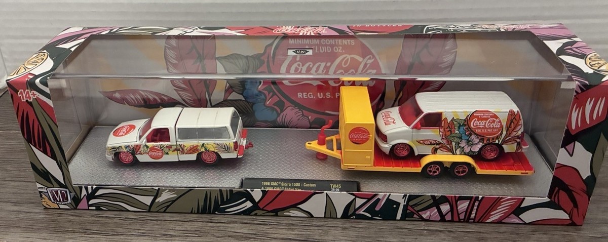 M2 Machines Chase Coca-Cola 1996 GMC Sierra 1500 Custom & 1996 GMC