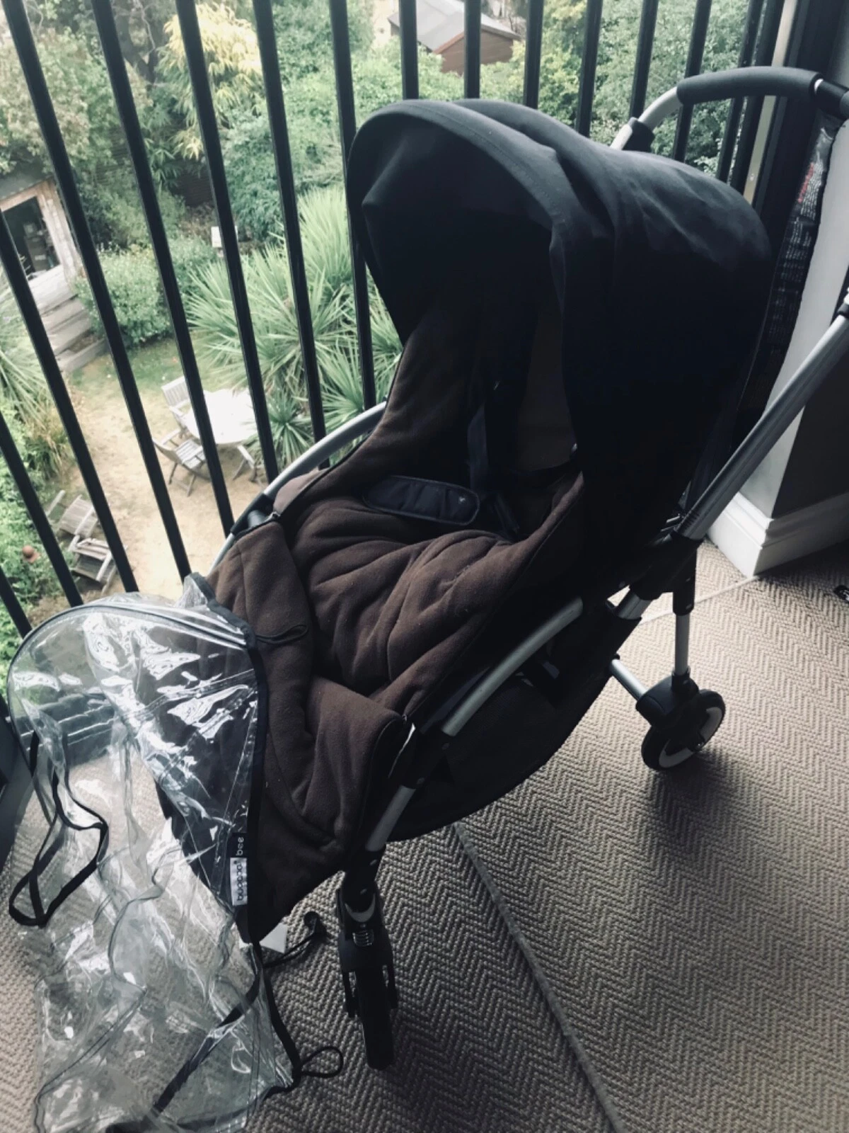 bagaboo bee black + baby warmer+ rain cover.Very good condition