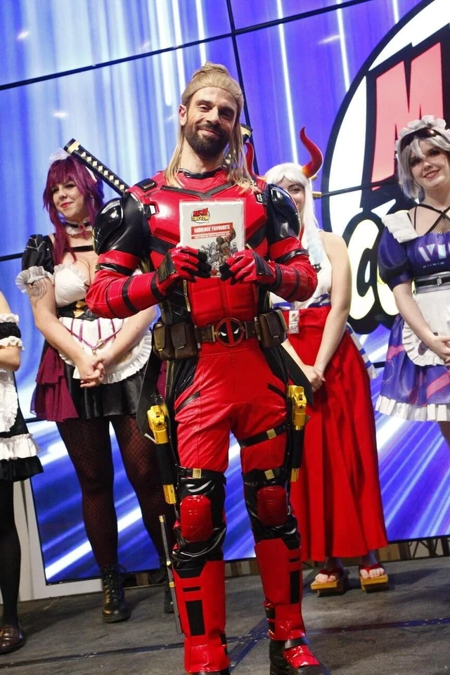 x2 Deadpool's Hand Cannon Desert Eagle Gun Toys Prop Gold Black Silver 1:1 Foto 4 de 4