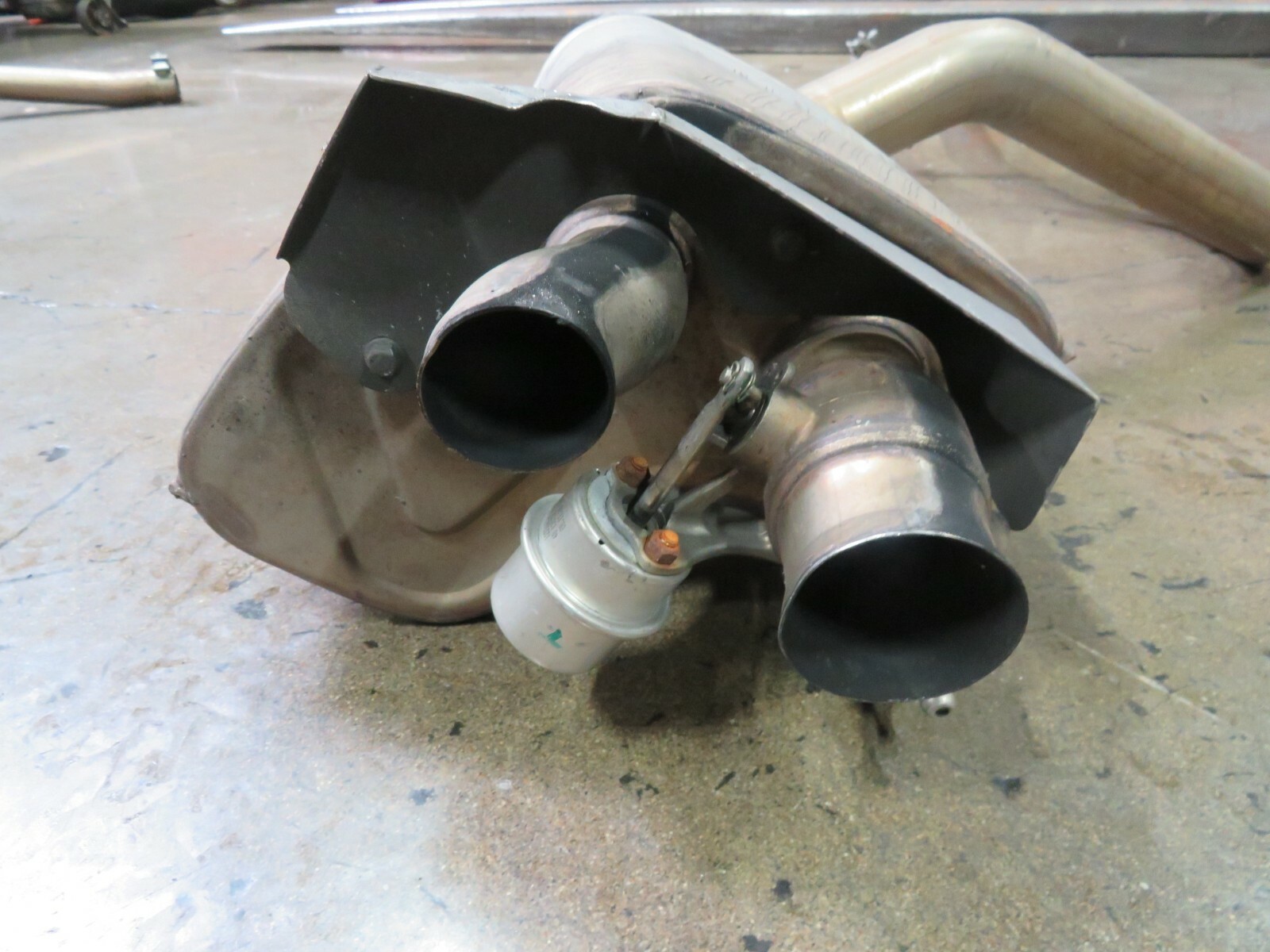 Maserati Levante, RH, Right, Muffler, Used, Dented, P/N 670038670