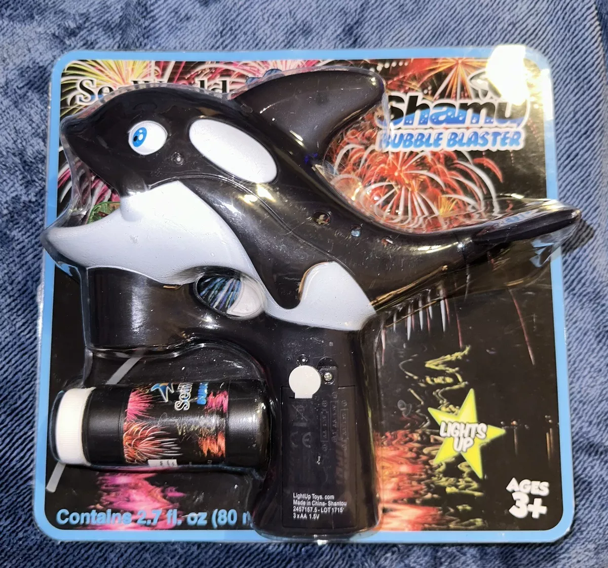 Seaworld Shamu Bubble Glow Bubble Blaster Lights Up Includes Bubbles New